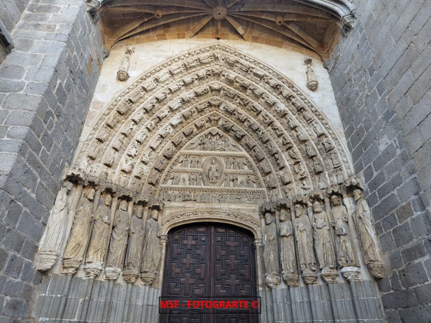 Puerta Norte Catedral de Ávila.